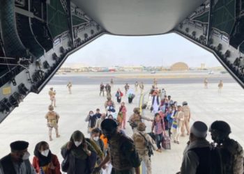 Arrihet dakortësimi, talebanët do t’i lejojnë afganët të largohen edhe pas muajit gusht