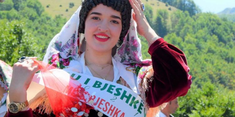 Njihuni me… Miss Bjeshkën (FOTO)
