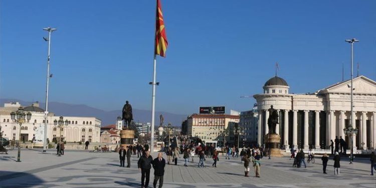 325 raste të reja dhe 1 viktimë në Maqedoninë e Veriut në 24 orët e fundit