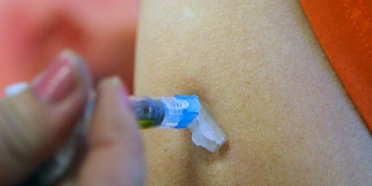 DW: Politikanët kërkojnë vaksinimin e fëmijëve