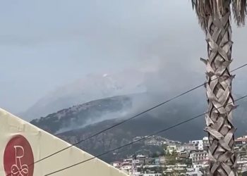 Vatër e madhe zjarri edhe në Himarë (VIDEO)