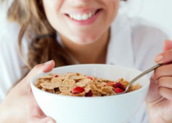 Tre arsye për të ngrënë gjithmonë mëngjes