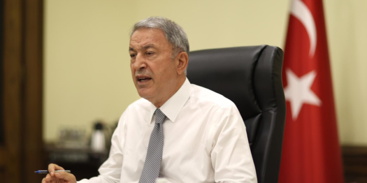 Turqia kritikon Greqinë për gjuhën provokuese: Jemi në luftë me zjarret