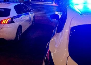 E rëndë/ Djali masakron me thikën e kuzhinës babain teksa flinte gjumë