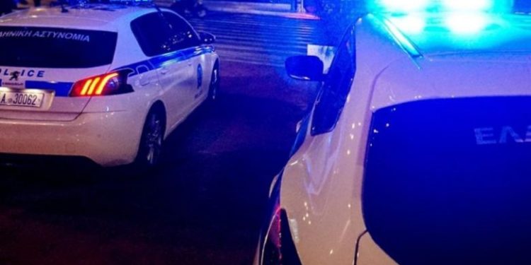 E rëndë/ Djali masakron me thikën e kuzhinës babain teksa flinte gjumë