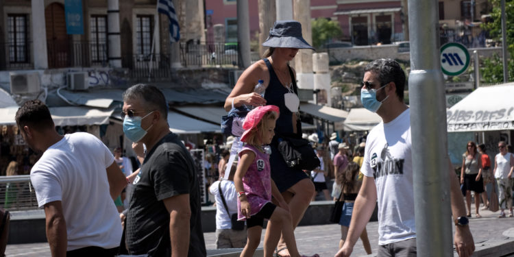 Greqia hyn në një spirale të rrezikshme, 4608 raste të reja me Covid, 32 jetë të humbura