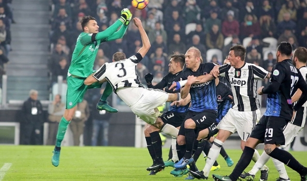 VAR në distancë, sistemi i ri testohet sot në duelin Juventus – Atalanta