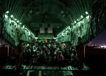 Shtëpia e Bardhë: Kemi evakuuar të paktën 12 500 njerëz nga Afganistani në 24 orë