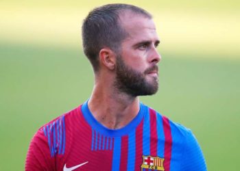 Fiorentina ëndërron goditjen e madhe, Pjanic në “shënjestër”