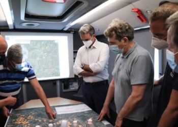 Zjarret në Greqi, Mitsotakis: Vendi po përballet me një krizë mjedisore