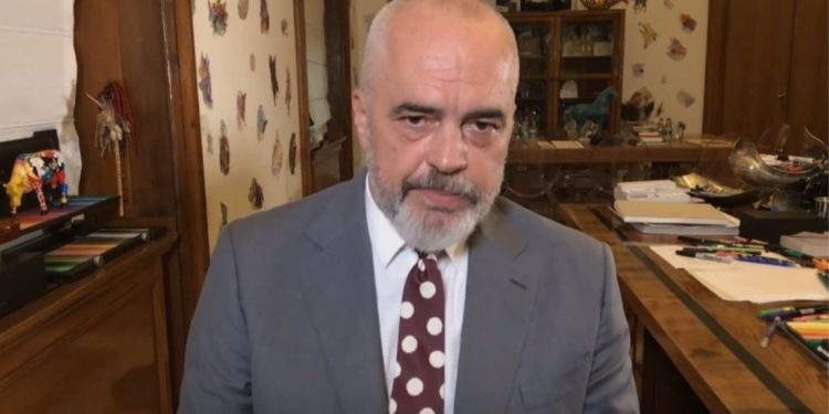 Rama: Afganët që do të vijnë në Shqipëri janë artistë, gazetarë, kineastë dhe yje filmash