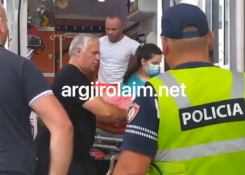 VIDEO/ Mbërrijnë në Gjirokastër të plagosurit e aksidentit tragjik në Muzinë