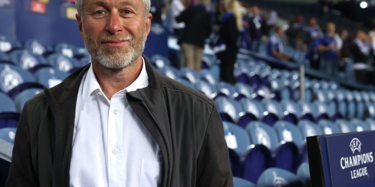 ÇMENDET ABRAMOVICH! Synon yllin e PSG dhe ofron 100 mln euro sipas RMC Sport