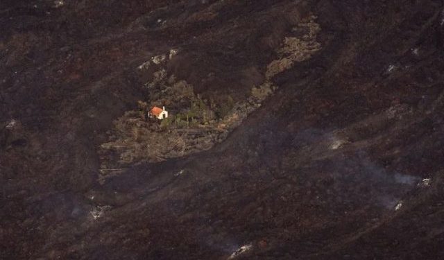 Ngjarja që po çudit botën! Gjithçka e shkrumbuar, vetëm shtëpia e pensionistëve i shpëton llavës në Kanarie