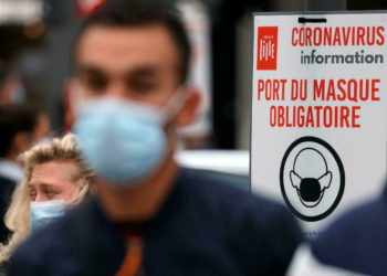 Covid, Franca ka nisur aplikimin e dozës së tretë të vaksinës