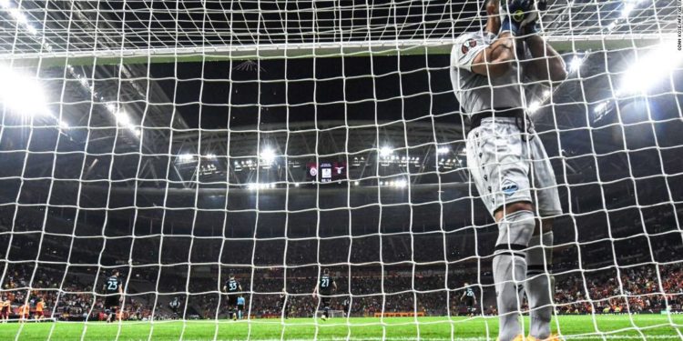 Sarri nxit Strakoshën pas gafës: Tani është momenti të tregosh cilësitë e tua