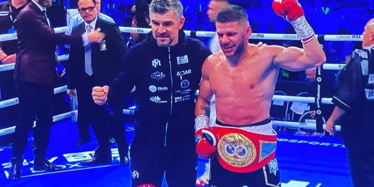 Florian Marku bën krenar shqiptarët, mposht Maxim Prodan dhe i rrëmben titullin