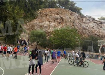 Po bënte foto, 16-vjeçarja bie nga lartësia