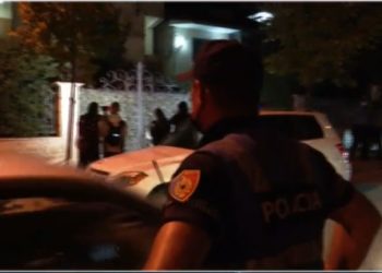 Policia mësyn në vilën e Adriatik Llallës, ish-kryeprokurori nuk është në banesë (FOTO)