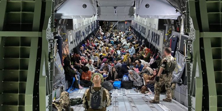 BILD: Pedofilë, përdhunues e kriminelë mes afganëve të evakuuar drejt Gjermanisë