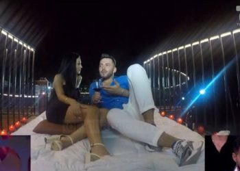 “Çdo nënë do të ishte krenare me një djalë si ty”, puthje dhe ledhatime në “Përputhen” (FOTO)