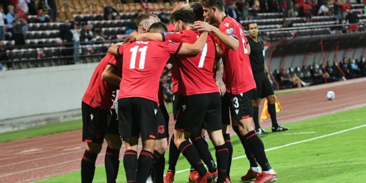 Kombëtarja dhuron spektakël ndaj San Marinos, merr vendin e dytë në grup