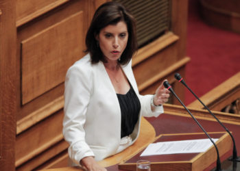 “Çmendet” deputetja greke e Mitsotakis, i kërkon llogari Shqipërisë pse strehoi afganët