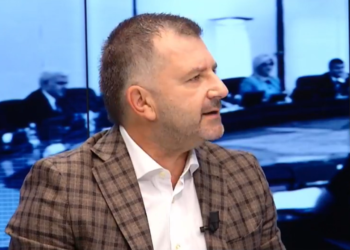 12 gra në kabinetin “Rama 3”, Bushati: Nuk ka gra me karakter, por nga ato që e quajnë shefin e tyre Skënderbe