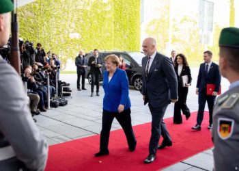 Merkel, mos ‘qesh’ shumë me ne shqiptarët!