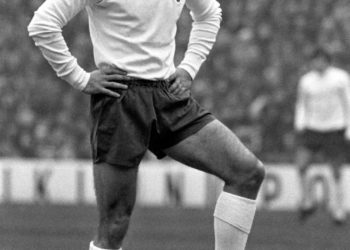 Futbolli anglez në zi, ndërron jetë një nga golashënuesit më të mirë