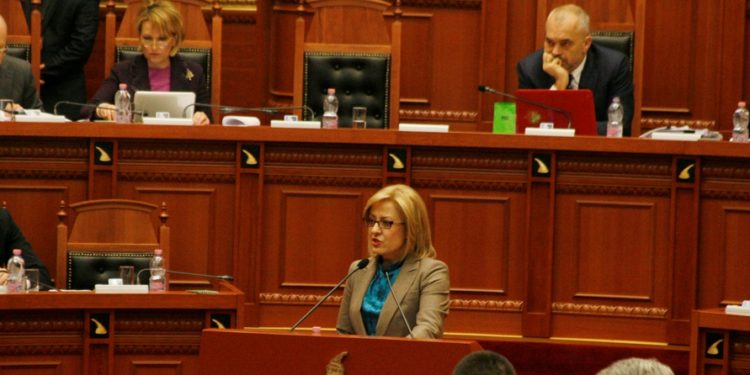 Kuvendi i Shqipërisë do të drejtohet nga një grua, Lindita Nikolla zëvendëson Gramoz Ruçin