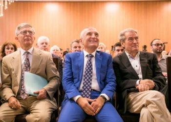 Nikoll Lesi: Berisha nuk shpëton dot, i kanë bërë letrat gati. Pastaj radhën e ka Ilir Meta. Kjo vjeshtë një “Peshk të Madh” do ta pjekë në tigan