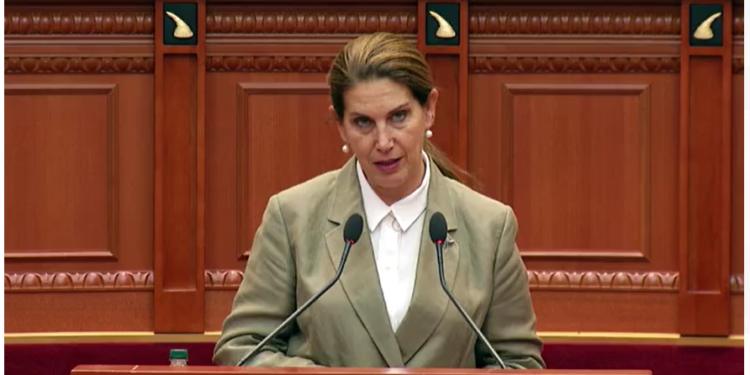 Fjalimi i parë si Ministre Turizmit, Kumbaro fton deputetët: Këtë fundjavë ejani në Libohovë (VIDEO)