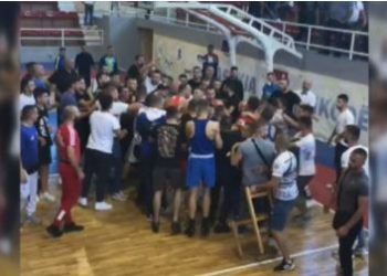 Ndodh në Shkodër, turneu i boksit përfundon në ‘grushte’ edhe jashtë ringut
