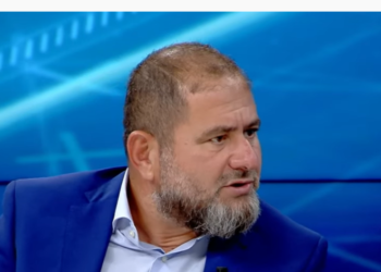 Shkullaku: Basha është në hall. S’duhet të presë ta shpëtojë Berisha e të tërhiqet vetë, ka vetëm dy rrugë