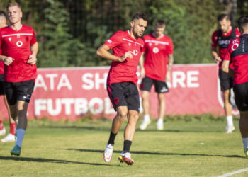 Ndeshja ndaj Hungarisë, Reja humbet edhe dy futbollistë të tjerë