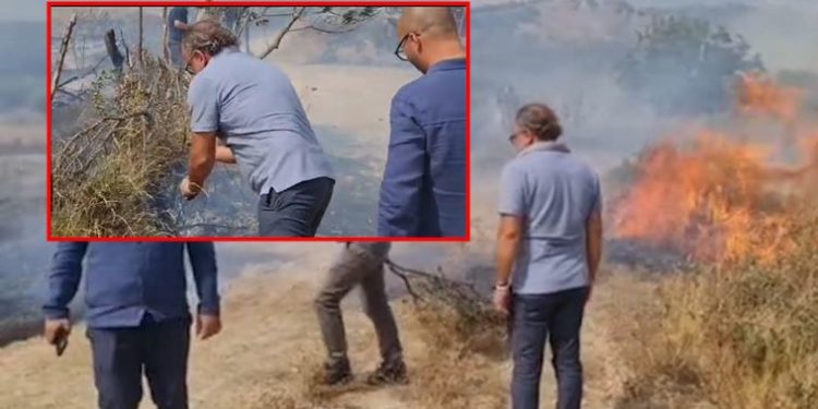 Dritan Leli me shkurre në dorë duke fikur zjarrin (VIDEO)