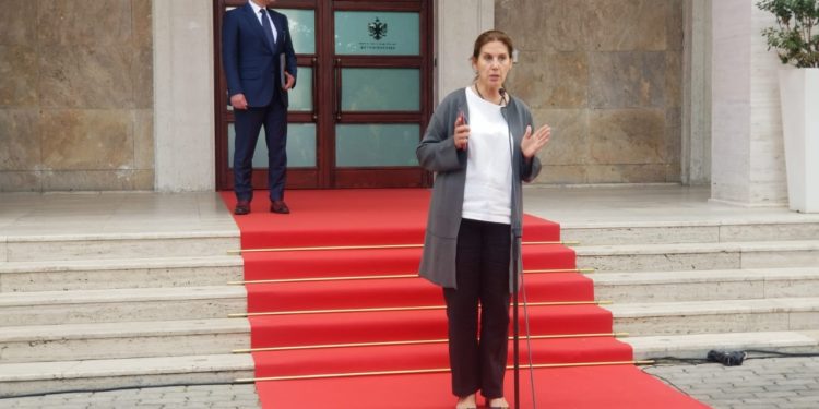 Menaxhimi i mbetjeve, Kumbaro njofton një vendim të rëndësishëm për bashkitë e vendit (VIDEO)