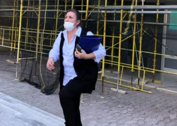 “Edhe tek rrobat e përdorura marr faturë”/ Gjyqtarja jep sqarime për pasurinë: Për të ndërtuar shtëpinë kam marrë para borxh