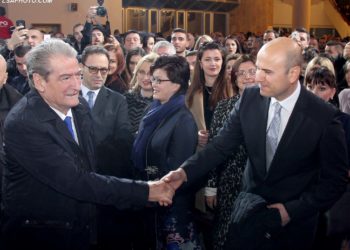 Reagon dhëndri: Sali Berisha është burri më i ndershëm në këtë vend