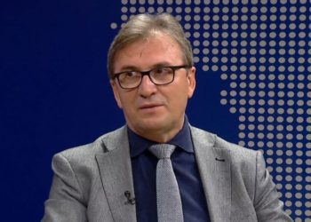 Debati për vaksinën/ Skënder Brataj: Kur injoranca nuk njeh kufij! Mendoni se jam kaq injorant sa të sakrifikohem për Sorosin dhe Bill Gates?