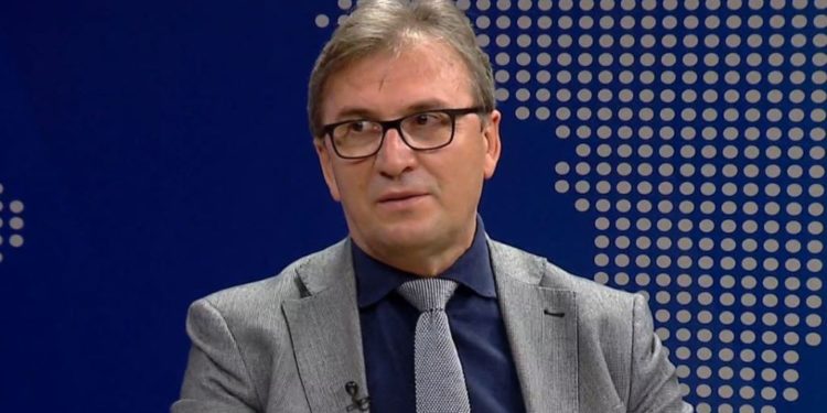 Debati për vaksinën/ Skënder Brataj: Kur injoranca nuk njeh kufij! Mendoni se jam kaq injorant sa të sakrifikohem për Sorosin dhe Bill Gates?