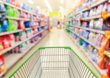 40% e popullsisë në Shqipëri rrezikon të zhytet në varfëri të thellë, pse po rriten kaq shumë çmimet?