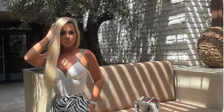 Prezantuesja shqiptare: Ish-burri më ka dhuruar 10 makina, pastaj zbulova se më tradhtonte në lokalin e shoqes