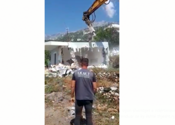 IKMT vijon shembjet e ndërtimeve pa leje në Dhërmi, Çuçi: Gabohet rëndë kush ka menduar se ky është thjesht një aksion (VIDEO)