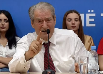 Berisha për ambasadoren amerikane: Dakord, më ke shpallur “non grata” në vendin tënd, por hyj apo jo unë në Parlamentin e vendit tim, këtë e vendosin qytetarët shqiptarë