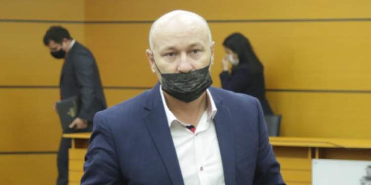 Pasuria dhe ‘raporti i zi’ i DSIK-së ‘fundosin’ prokurorin e Sarandës, shkarkohet Lorenc Mërkuri