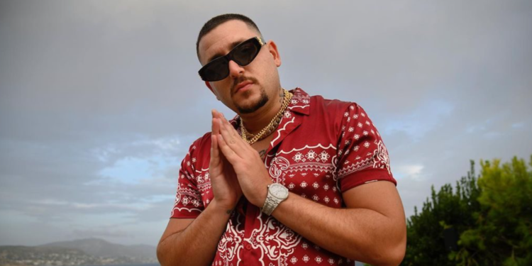 “Dua të bëj gjëra të tjera në jetë. Të ndihmojë motrën dhe nënën”, intervista e fundit e këngëtarit grek që ndërroi jetë në aksident