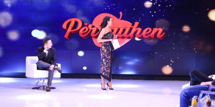 Rinis Për’puthen/ Zbuloni djemtë e parë të këtij sezoni të ri