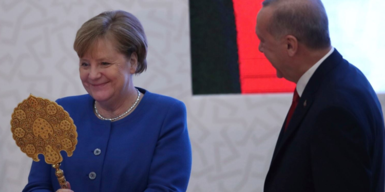 Largimi i Angela Merkelit, humbje e madhe për Erdogan